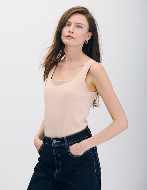 Top cuello con escote tirante ancho 1