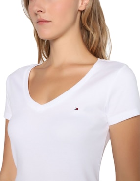 Playera manga corta Tommy Hilfiger cuello v para mujer