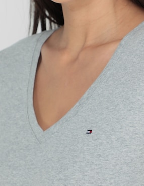 Playera manga corta Tommy Hilfiger cuello v para mujer