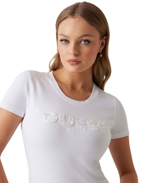 Playera manga corta Guess cuello redondo para mujer