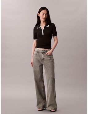 Playera manga corta Calvin Klein Jeans cuello camisero para mujer