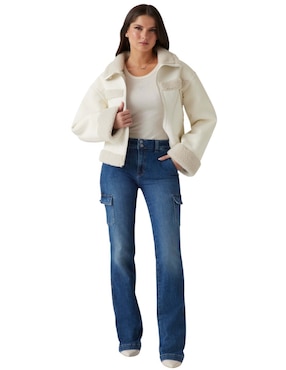 Jeans cargo acampanado Guess para mujer
