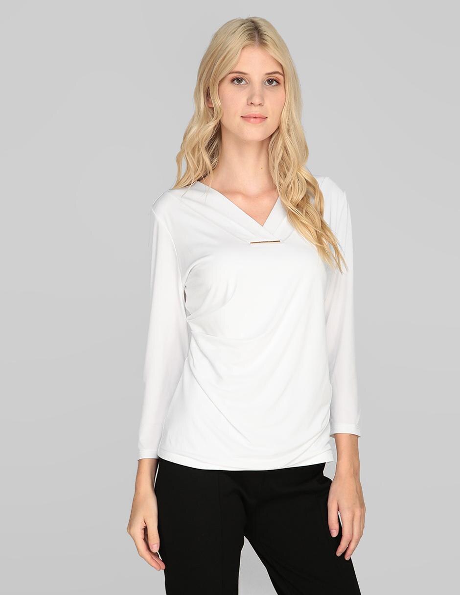 blusa blanca cuello v
