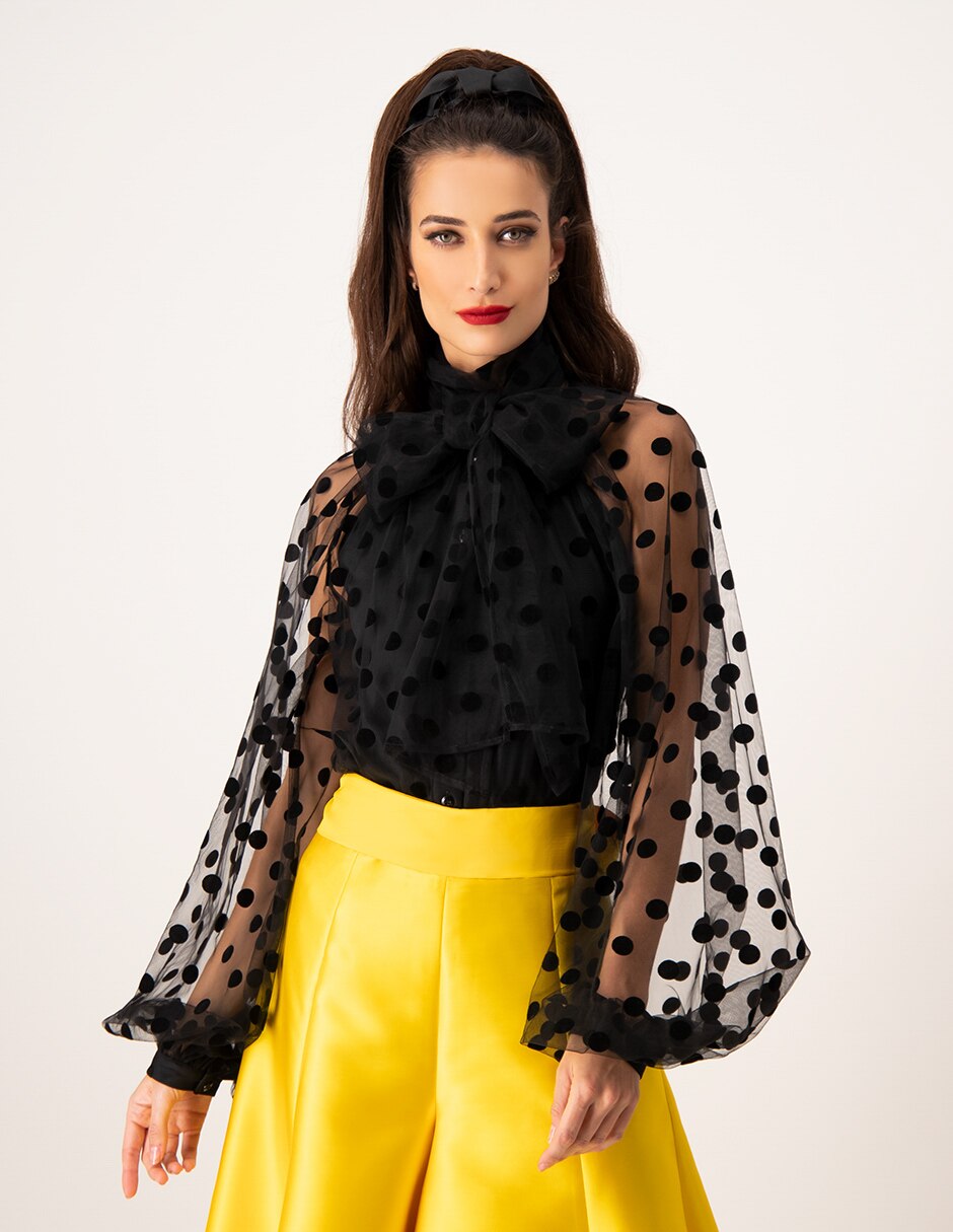 Blusa Martha Debayle by Ivonne manga larga estampado lunares en Liverpool