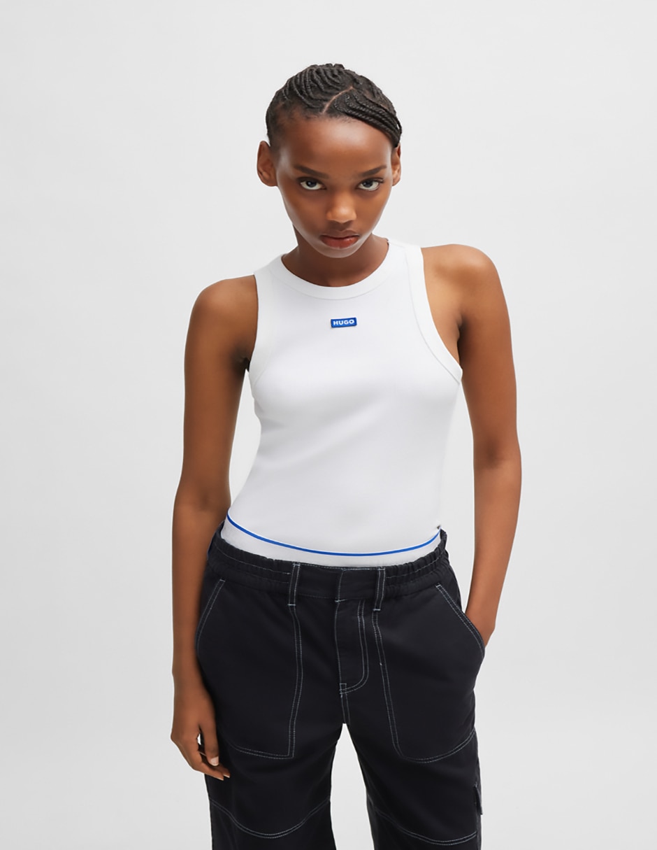 Playera sin manga cuelo redondo para mujer