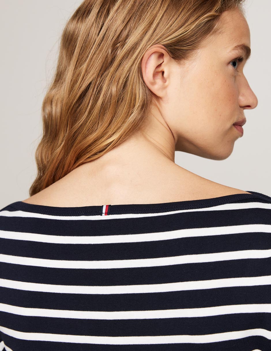 Playera manga 3/4 cuello ojal para mujer 6