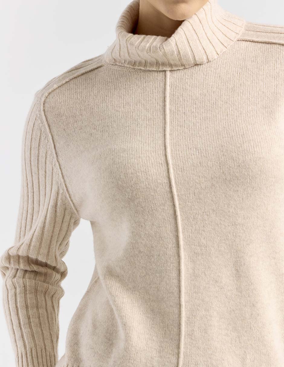 Suéter cuello tortuga para mujer 4