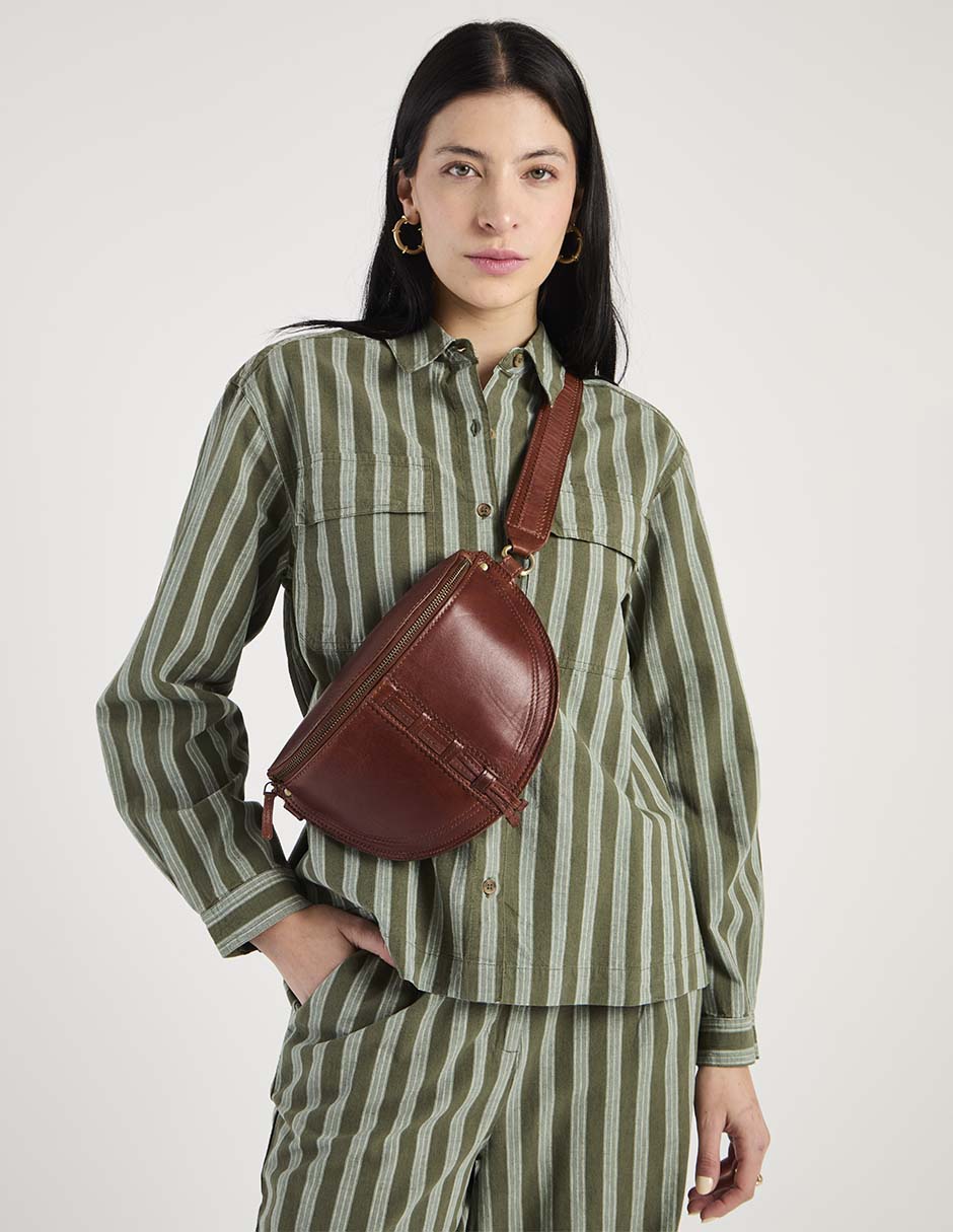 Bolsa crossbody de cuero para mujer 5