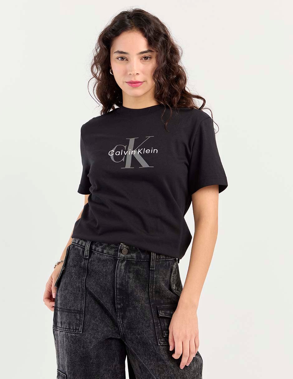 Playera manga corta cuello redondo para mujer