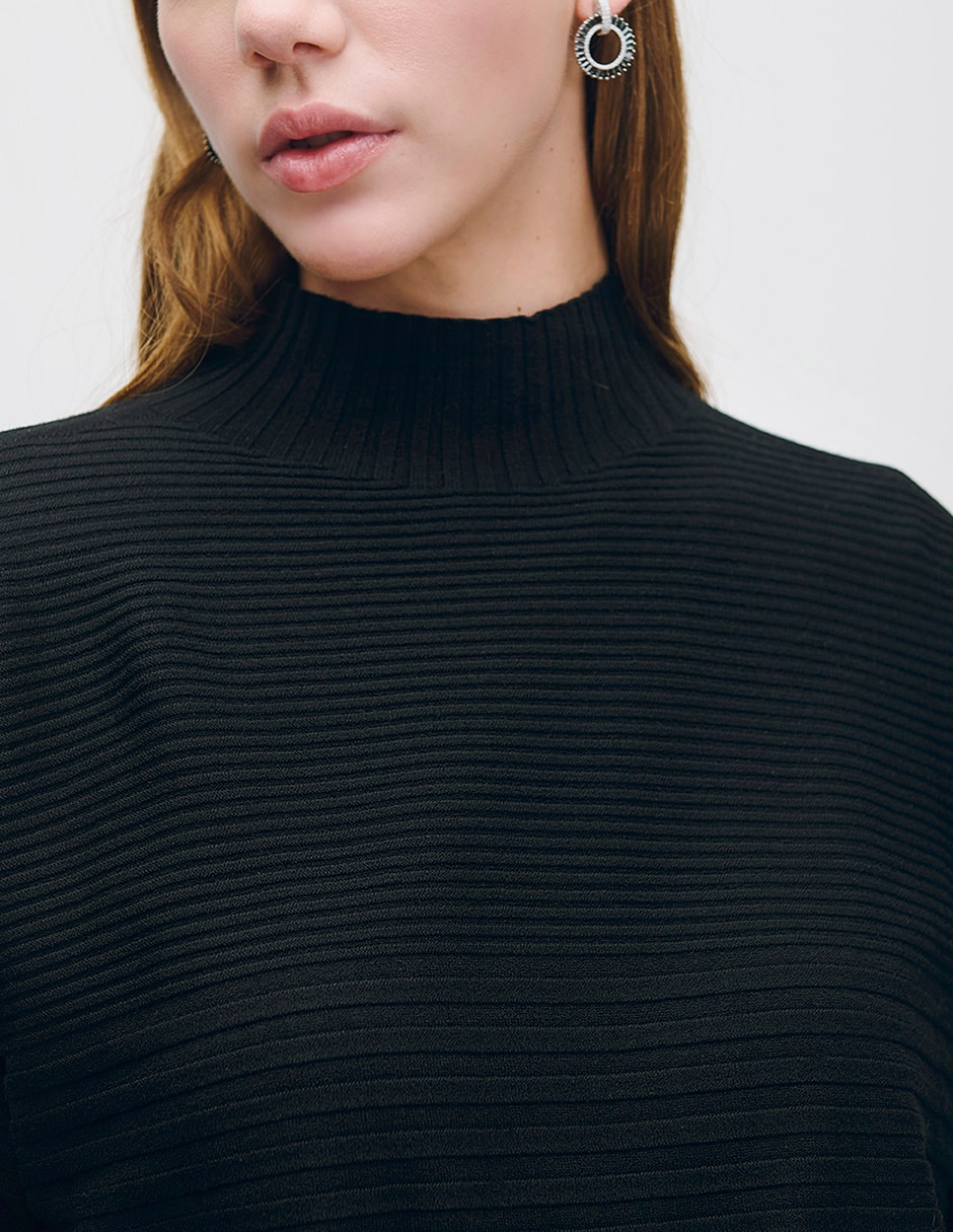 Suéter cuello alto para mujer 4