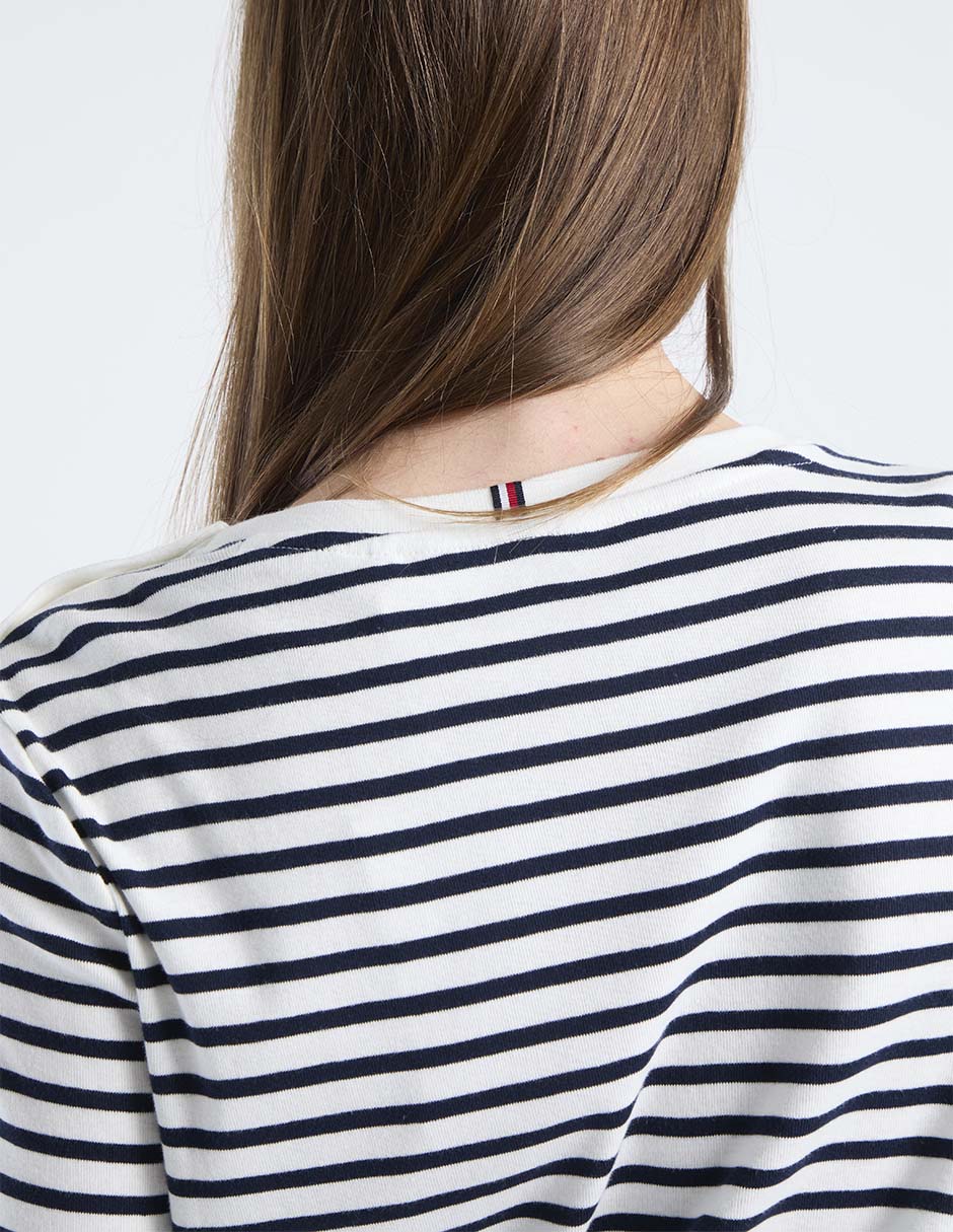 Playera manga larga cuello redondo para mujer 5