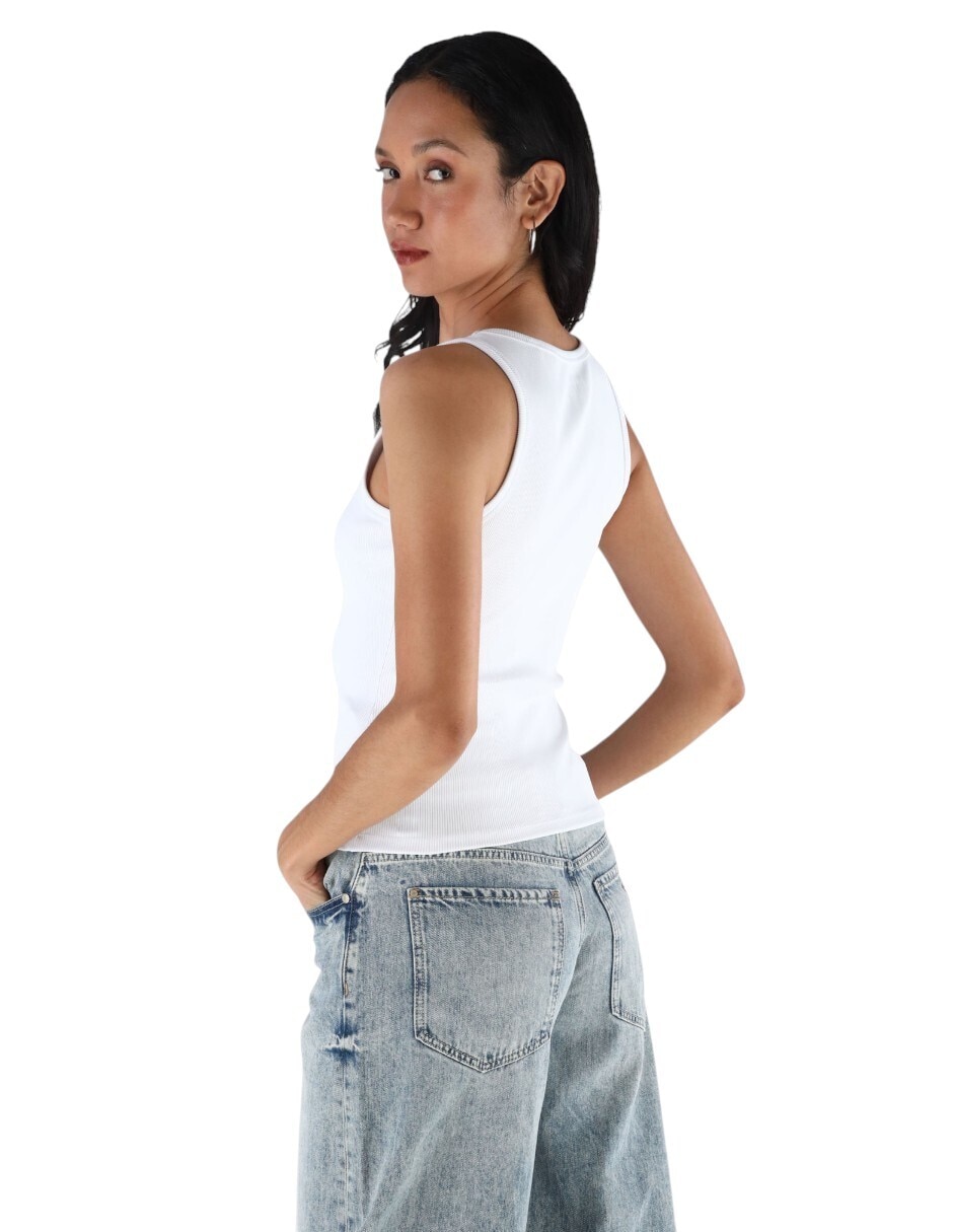 Playera sin manga cuello redondo para mujer 3