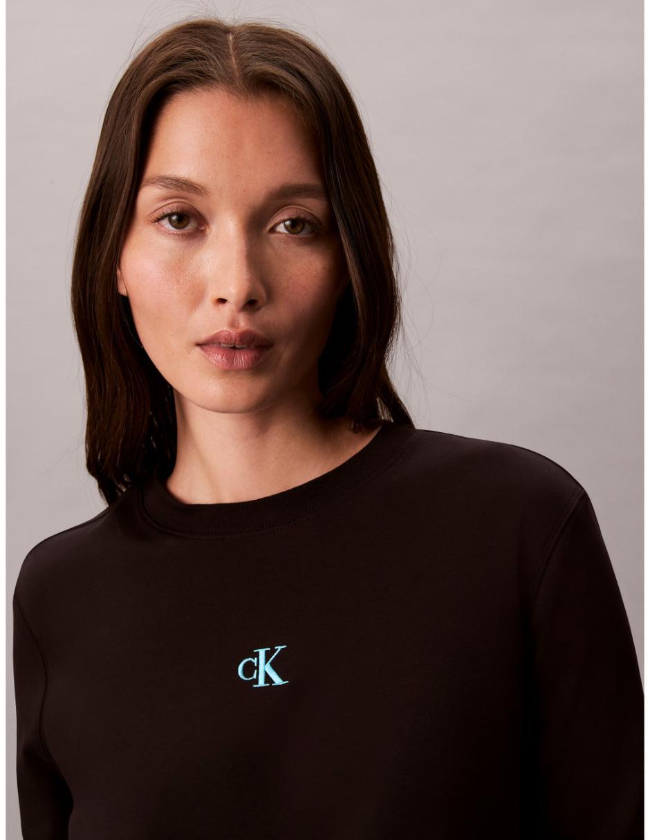 Playera manga larga cuello redondo para mujer 6