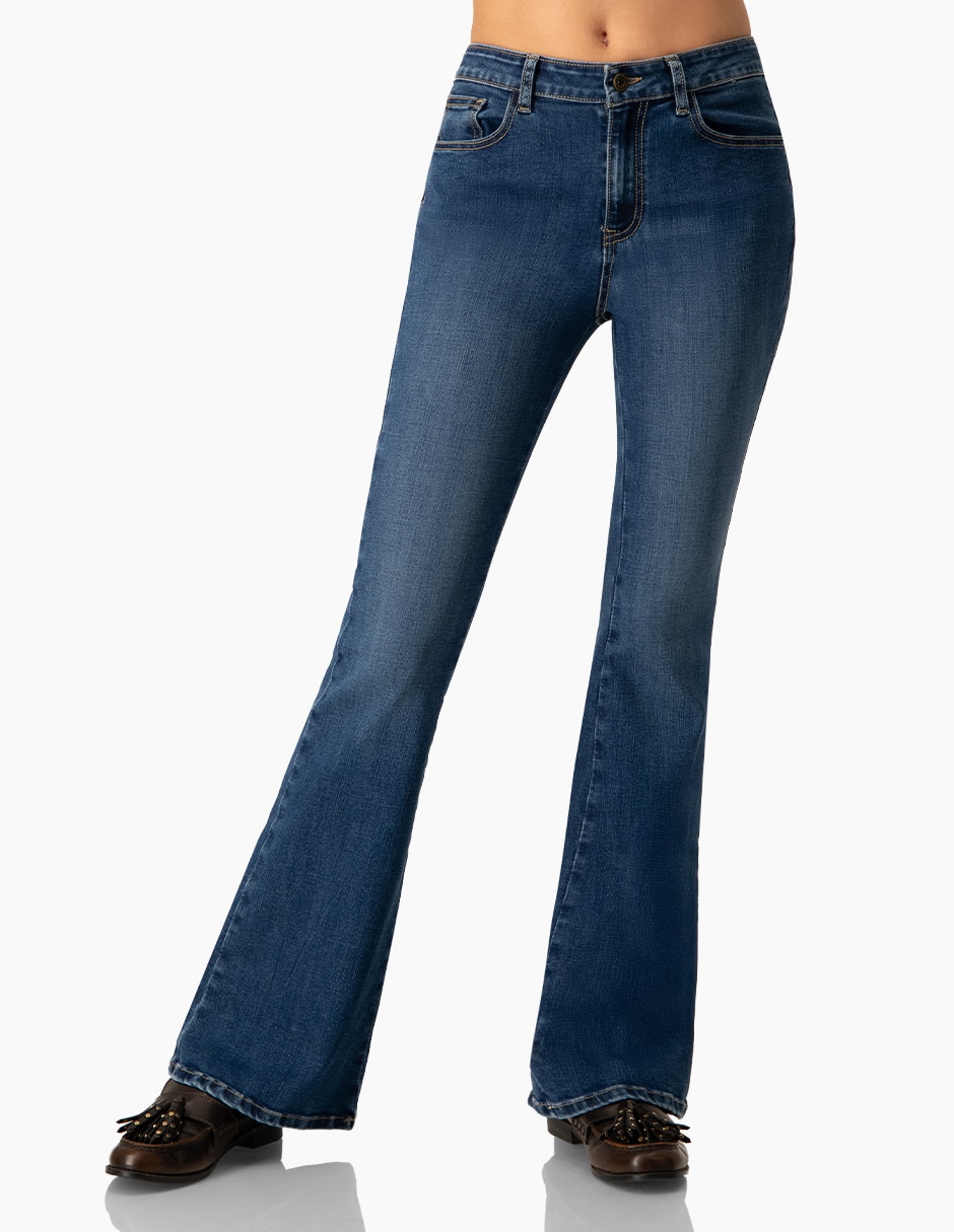 Jeans acampanado straight para mujer