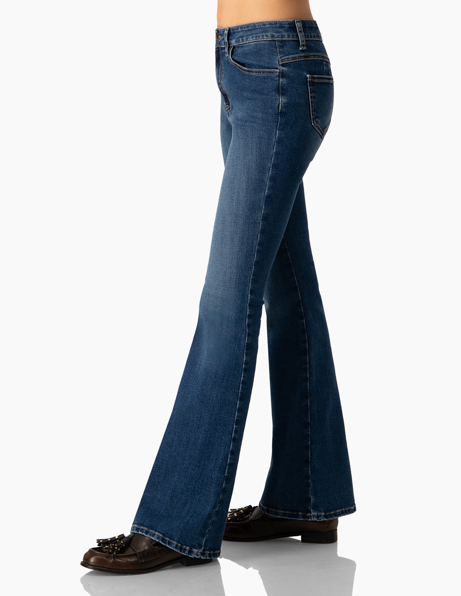 Jeans acampanado straight para mujer 3