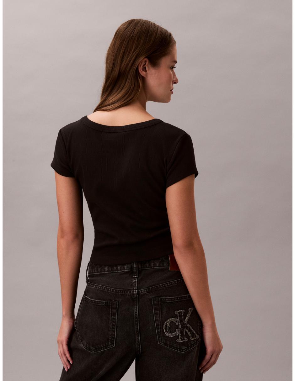 Playera manga corta cuello redondo para mujer 4