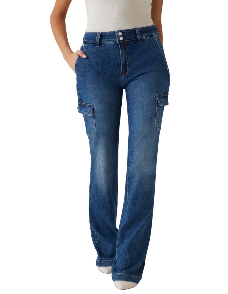 Jeans cargo acampanado para mujer