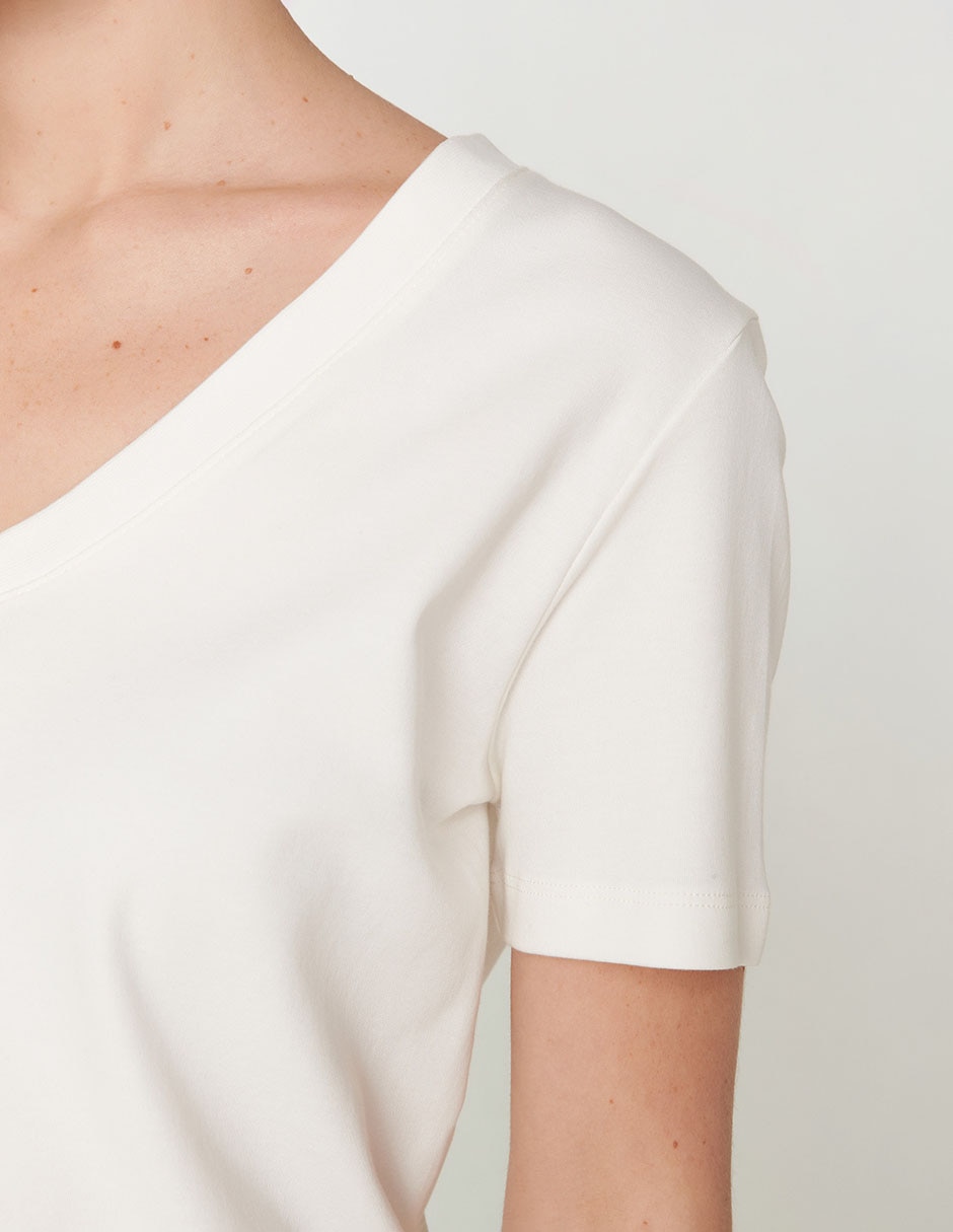 Playera manga corta cuello V para mujer 3