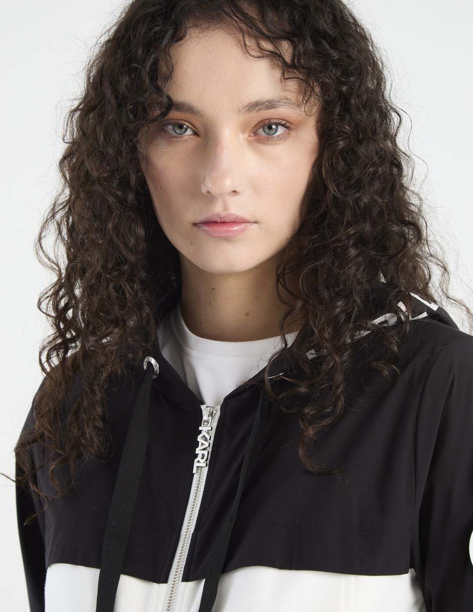 Sudadera con capucha y bolsa para mujer 4