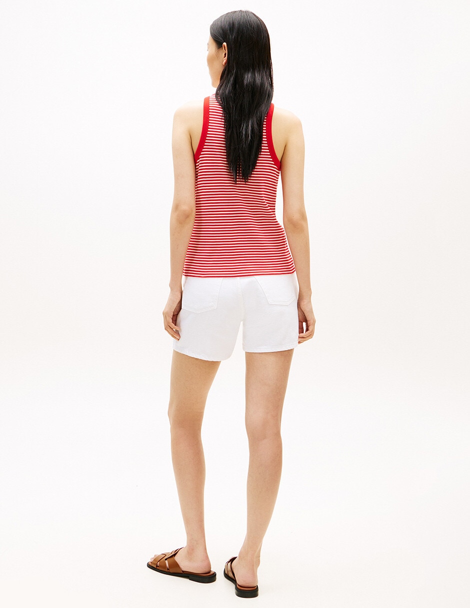 Playera sin manga cuello redondo para mujer 4