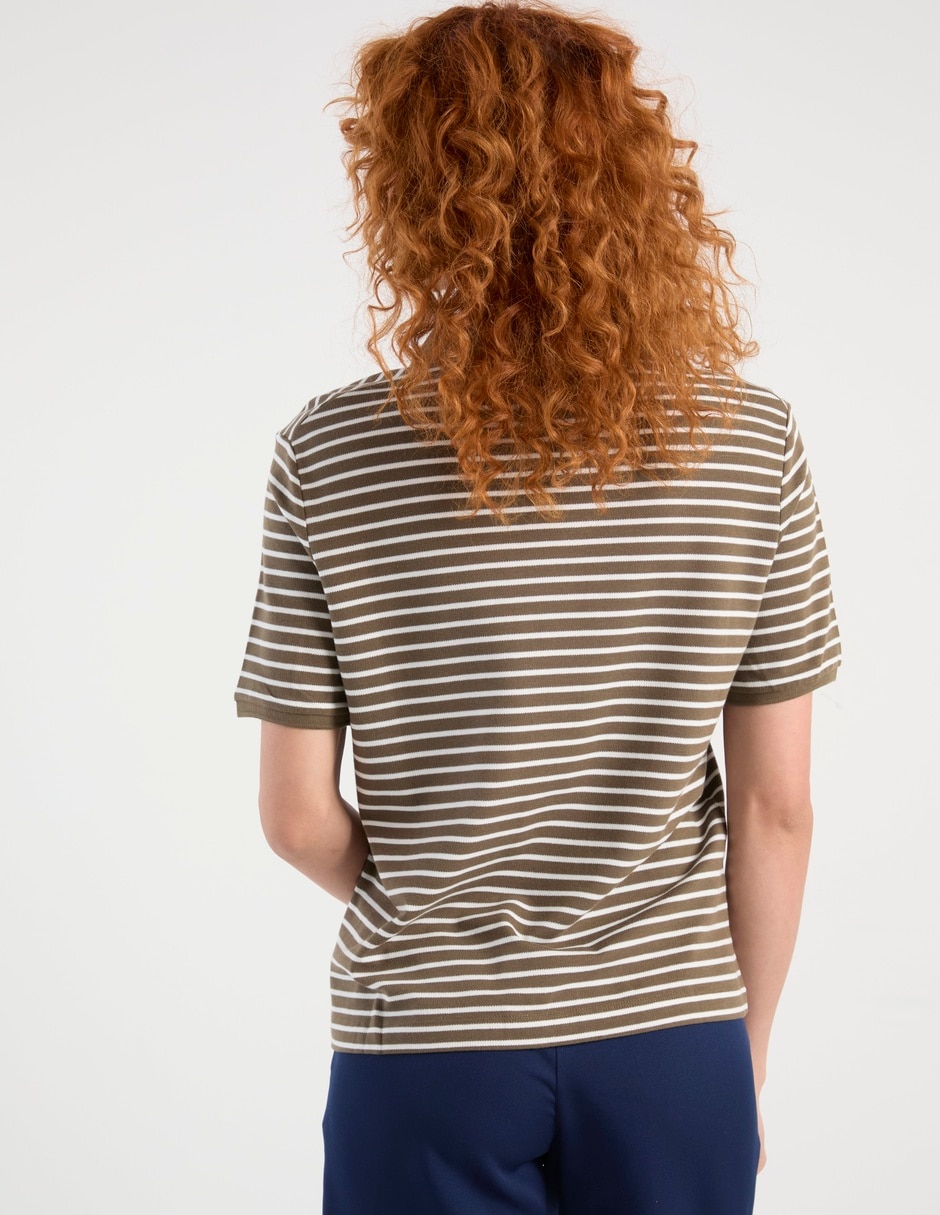 Playera tipo polo para mujer 6